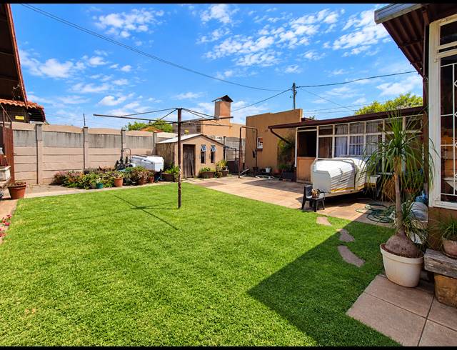3 BEDROOM HOUSE FOR SALE IN THREE RIVERS